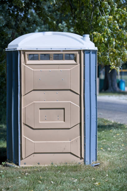 Best Portable toilet rental cost  in Saylorville, IA